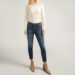 Silver Jeans NWT Elyse Mid Rise Skinny Leg